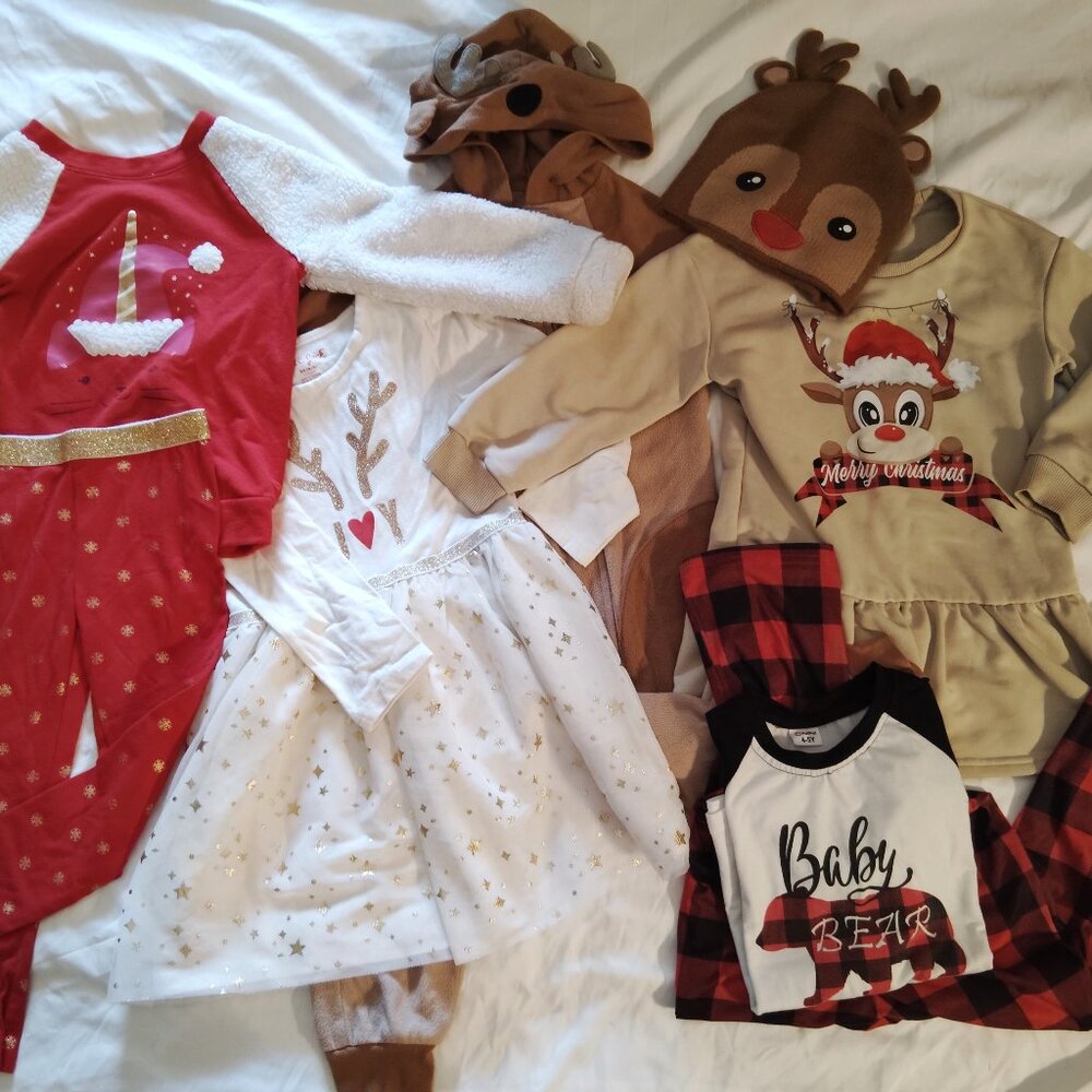 BIG LOT OF CLOTHES CHRISTMAS PAJAMAS LEGGINGS TOPS DRESSES~GIRLS SIZE 4/5
